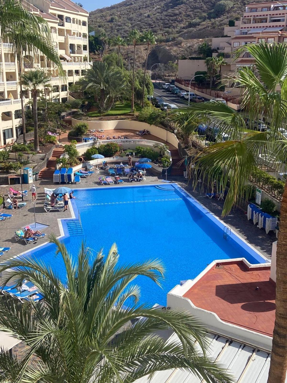 Appartement The Poolside Haven, Azure Dreams à Los Cristianos  Extérieur photo